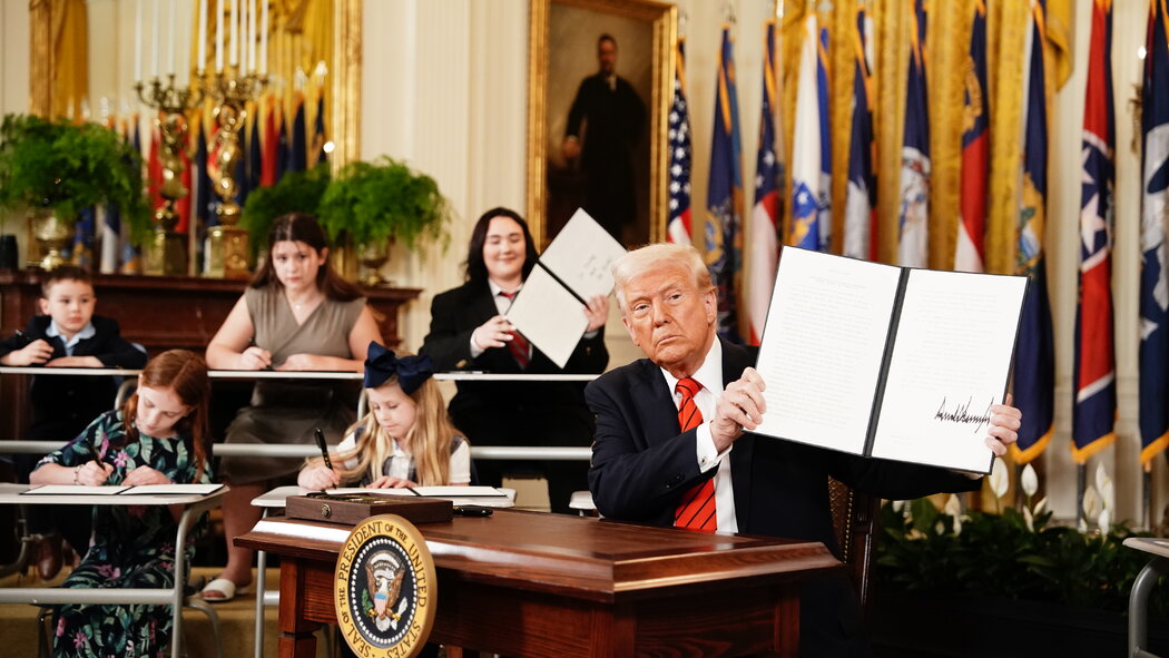 Trump Dismantle Education2
